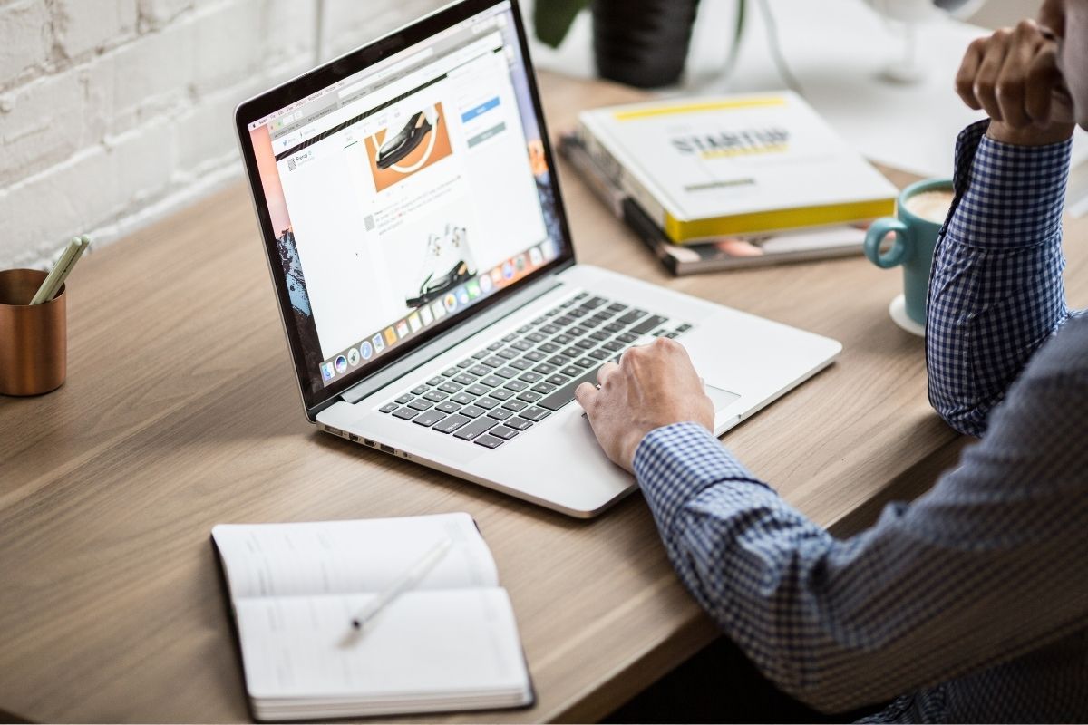 كيف تجد عمل عن بعد في مدينة الرياض براتب يومي وبدون خبرة سابقة؟