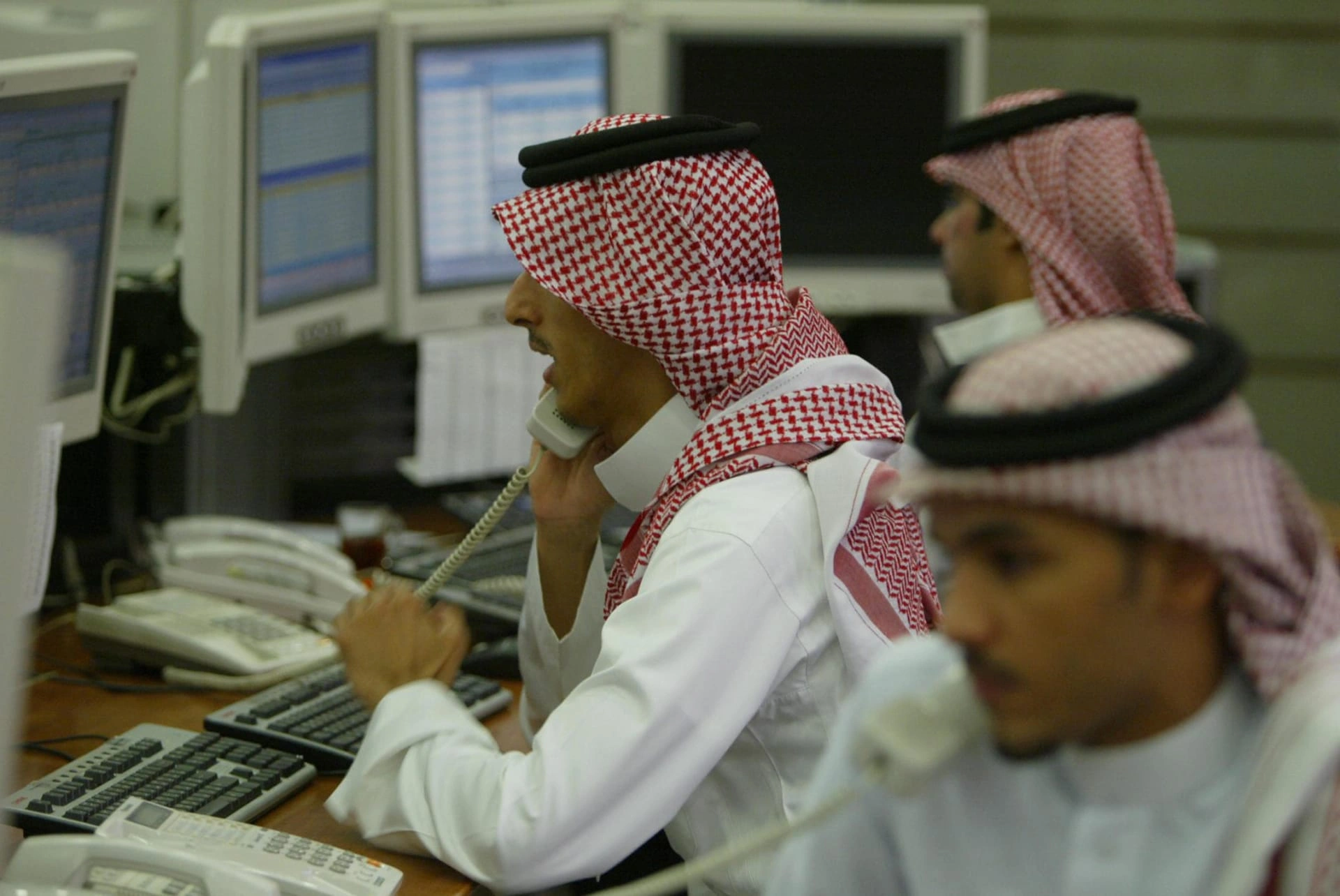 عدد ساعات الدوام الرسمي حسب قانون العمل السعودي 